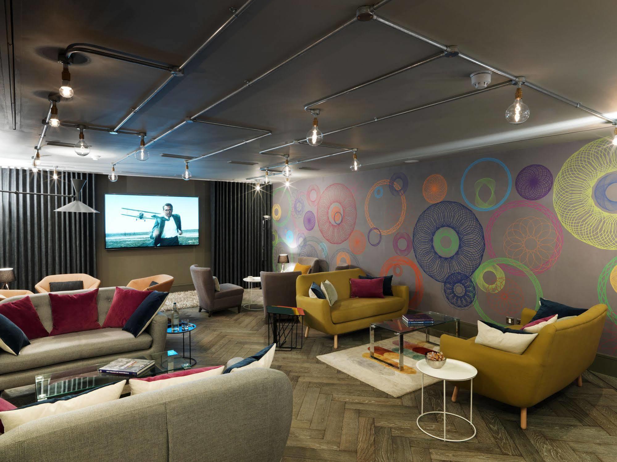 Reserve, By Warner - The Runnymede On Thames (adults Only) Эгэм